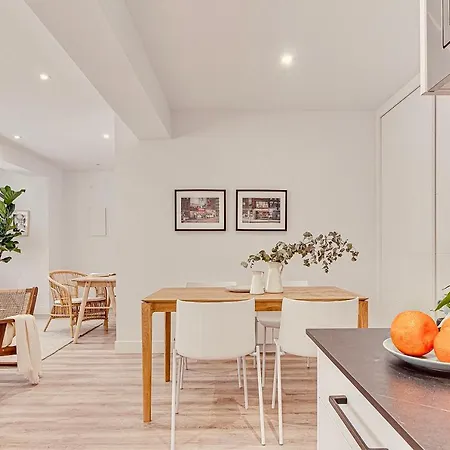 Apartment Main Street Deluxe A Coruna