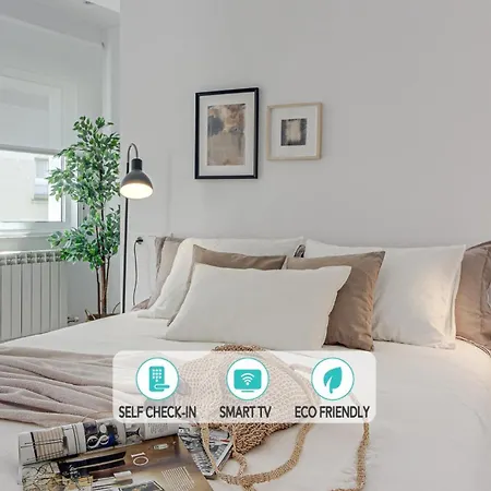 Main Street Deluxe * A Coruna